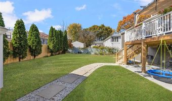 54 Salem Ave, Cranston, RI 02920