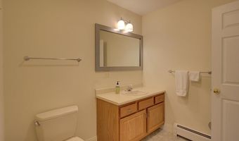 105 Brook Dr, Burlington, VT 05408