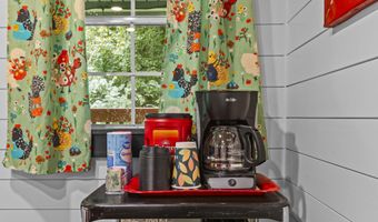 90 Railroad Lock Rd, Beattyville, KY 41311