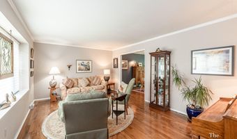 493 Edgeworthe Dr SE, Ada, MI 49301