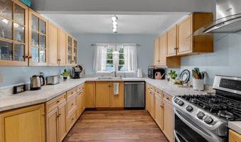 55 Bayside Ave, Amityville, NY 11701
