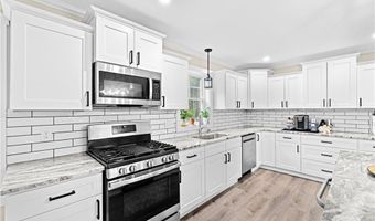 8 Big River Rd, Coventry, RI 02816