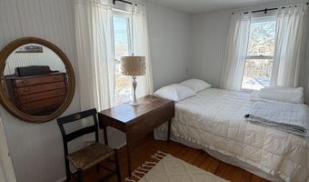 8 Tyler Ave, Branford, CT 06405