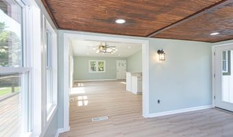 6438 KNOLL HILL Dr, Berlin, MD 21811