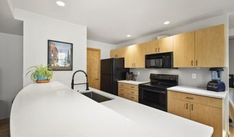 111 N Hamilton St 202, Madison, WI 53703