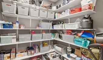 1906 Northgate Cir, Akron, OH 44320