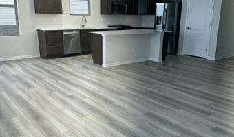 719 W Spaniel Dr, Ann Arbor, MI 48108