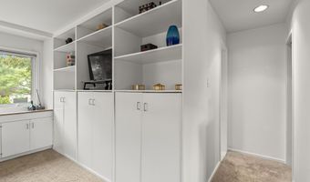 3735 Tremont Ln, Ann Arbor, MI 48105