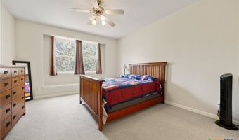 1262 Morning Glory Ln, Adkins, TX 78101