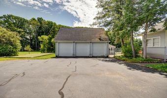 9 University Pl, Amsterdam, NY 12010