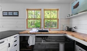 30 Battery Ln, Jamestown, RI 02835