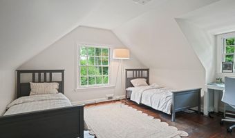 5320 ALBEMARLE St, Bethesda, MD 20816