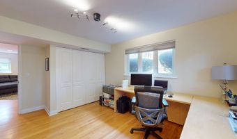 3229 N Volz Dr E, Arlington Heights, IL 60004