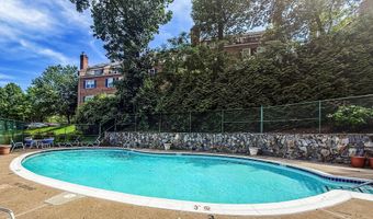 814 S ARLINGTON Dr 102, Arlington, VA 22204