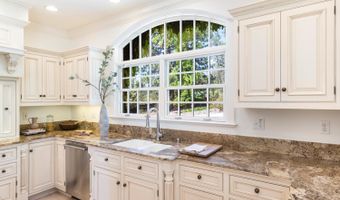 335 Pine Breeze Dr, Angwin, CA 94508