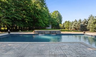 2820 Ashwood Dr, Alliance, OH 44601