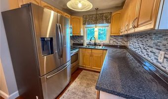 2 Beatrice Ln, Bristol, RI 02809