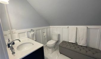 35 Annandale Rd, Newport, RI 02840