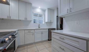 176 E COAST Dr, Atlantic Beach, FL 32233
