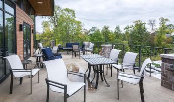 3048 N Spurway Dr, Ann Arbor, MI 48105