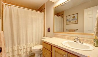 10010 Lone Tree Dr, Anchorage, AK 99507