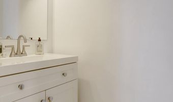 2113 N LINCOLN St, Arlington, VA 22207