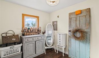 9862 Glenmont Dr, Affton, MO 63123