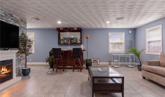 234 3rd Ave, Cranston, RI 02910