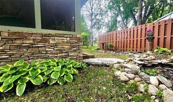 1912 S Oak Knoll Dr NE, Alexandria, MN 56308