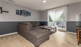 911 Lloyd Ave, Aurora, OH 44202