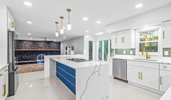 31 STONE MOUNTAIN Ln, Marlton, NJ 08053