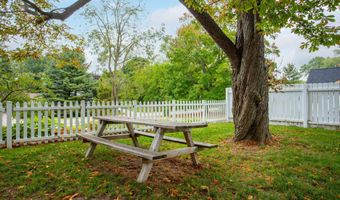 73733 Superior St, South Haven, MI 49090