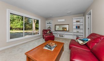 3446 Charing Cross Rd, Ann Arbor, MI 48108
