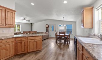 318 Meadowland Dr, Blanchard, ID 83804