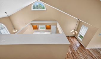 500 Glen Hollow Cir, Aurora, OH 44202