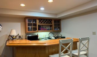 226 Lakeshore Dr, Batesville, IN 47006