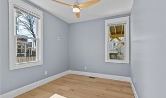 20 Summer St, Newport, RI 02840