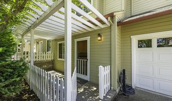 906 Mary Jane Ave, Ashland, OR 97520