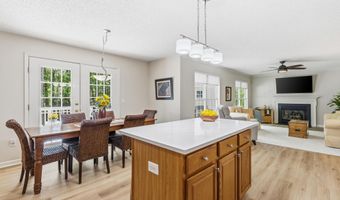 1211 Waterford Green Dr, Apex, NC 27502