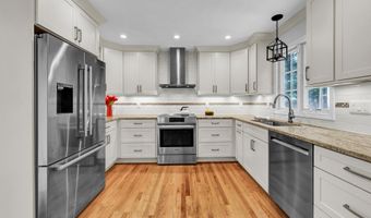 2 A Aspen Way, Danbury, CT 06811