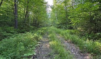 137 Vanishing Ln, Athens, ME 04912