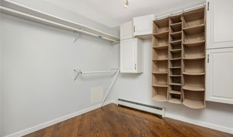 18 Central Ave, Amityville, NY 11701