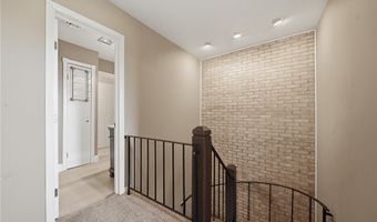 824 S Chillicothe Rd 2, Aurora, OH 44202