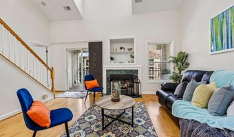 1320 N WAYNE St N 405, Arlington, VA 22201