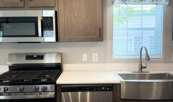 3287 Lakeland Dr, Arcadia, MI 49613