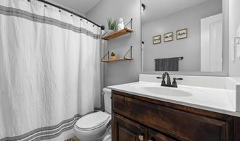 806 154th Cir, Basehor, KS 66007