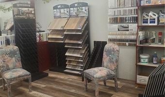 636 N Main St, Ottawa, KS 66067