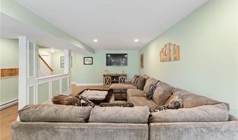 102 Fairhaven Rd, Cumberland, RI 02864