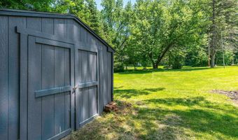 107 Colbrook Dr, Arlington, VT 05250