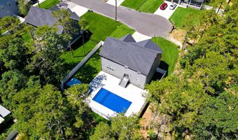 295 Coolidge Ave, Bayville, NJ 08721